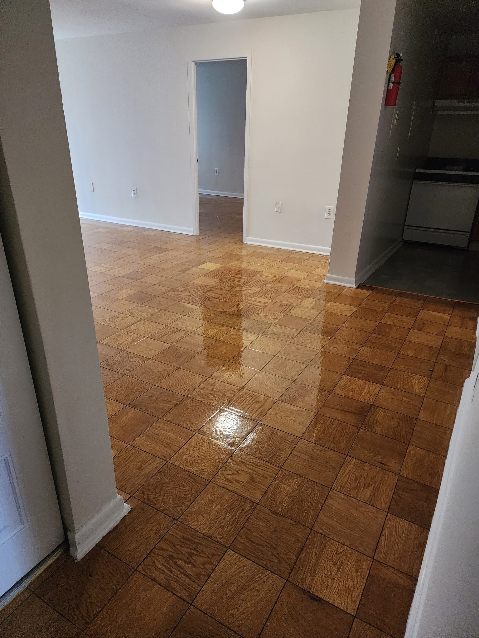 Floor installations